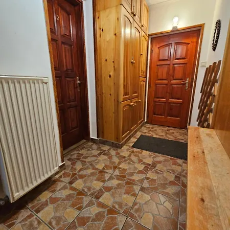 Family Friendly * 贾尔