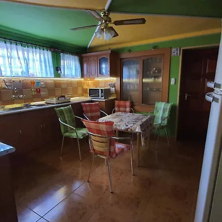 Family Friendly Apartament Gyál
